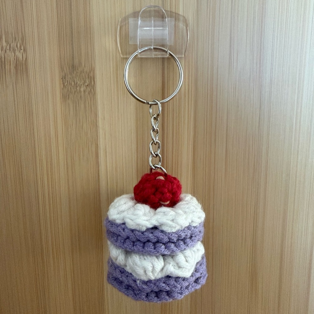 Cake keychain